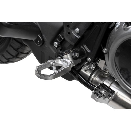 01-440-5320-0 Repose-pieds special baroudeurs *Works*, basse pour Harley-Davidson RA1250 Pan America